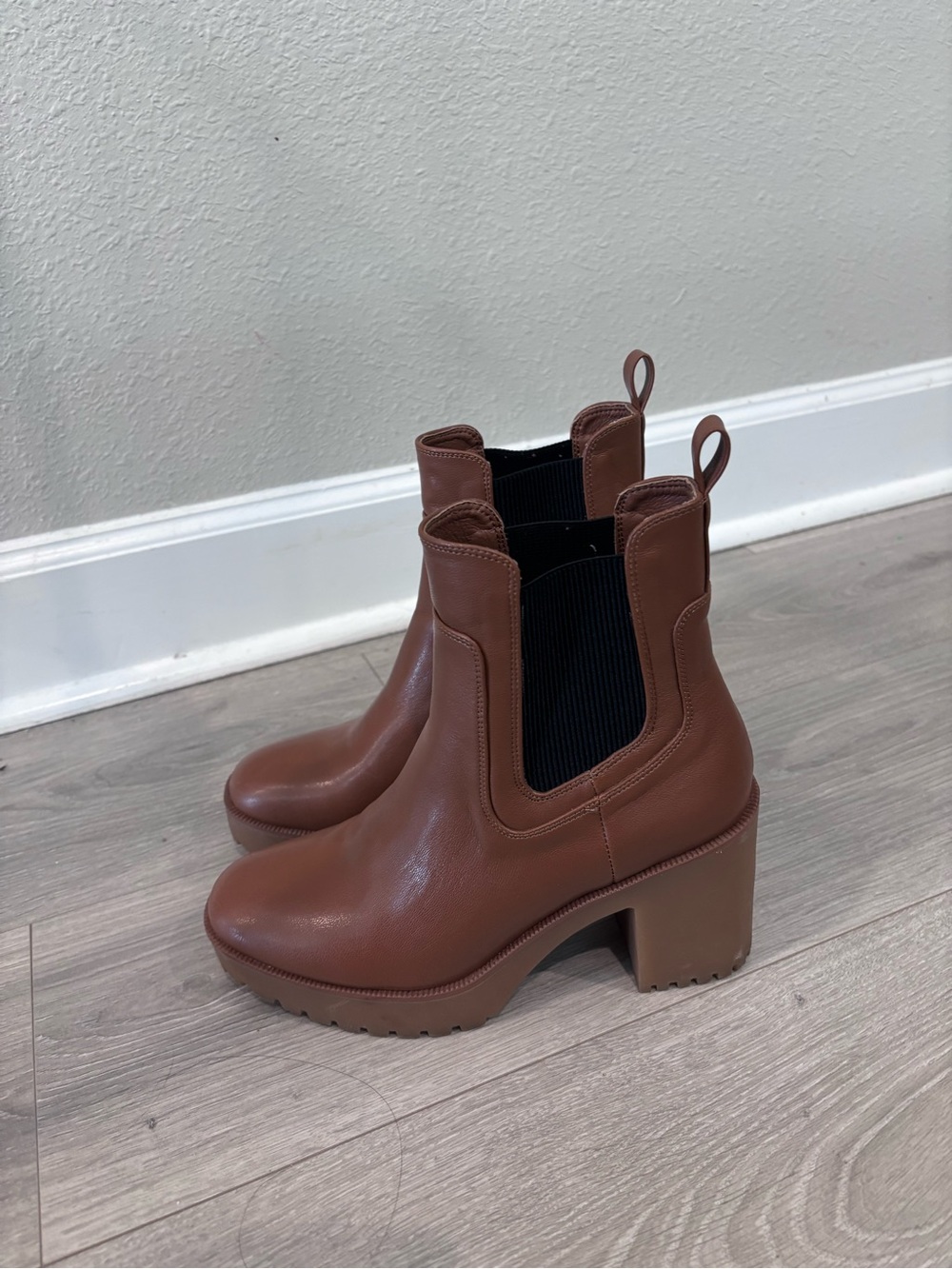 Chinese Laundry Brown Platform Chelsea Block Heel Booties